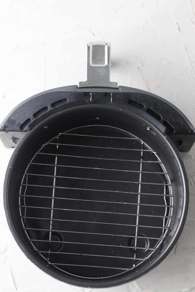 air fryer with metal insert