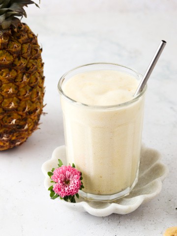 mango and pineapple smoothie 12