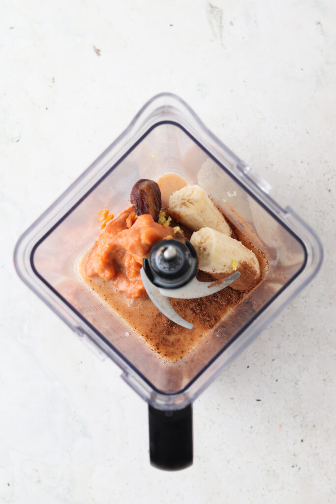 pumpkin smoothie in the blender