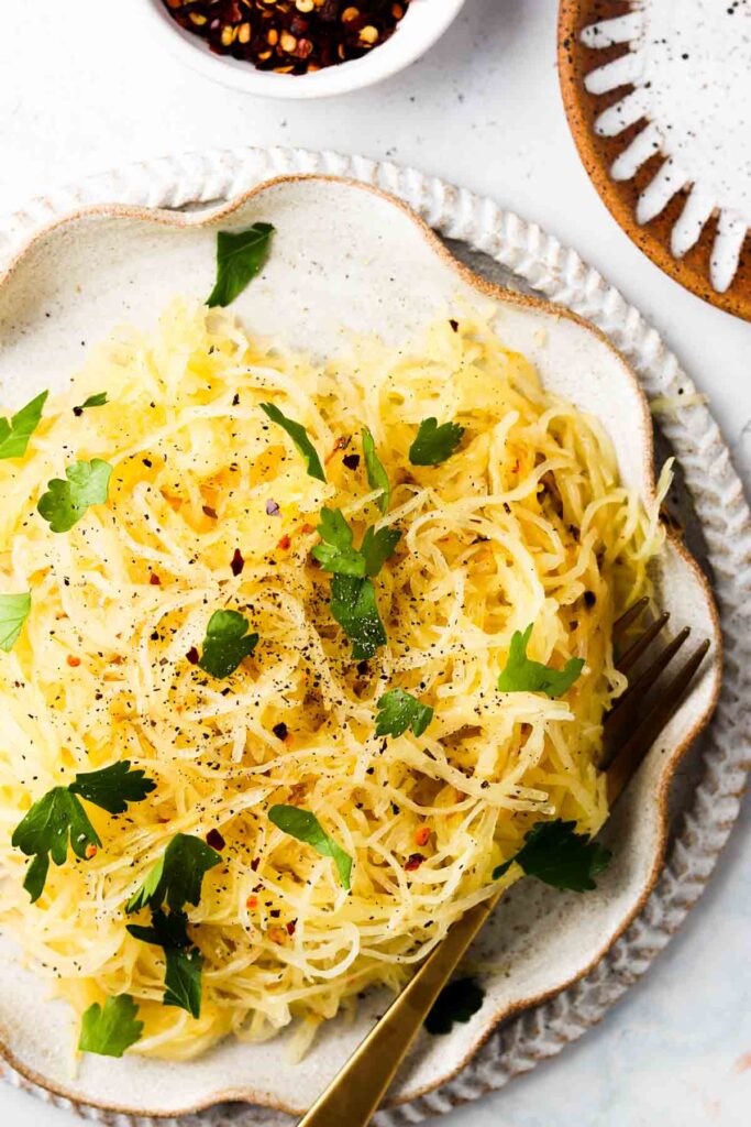 easy air fryer spaghetti squash on a plate