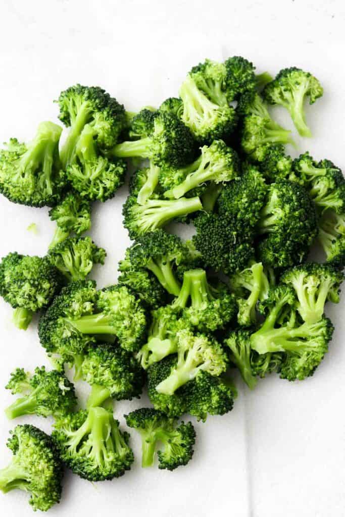 broccoli on a paper towel