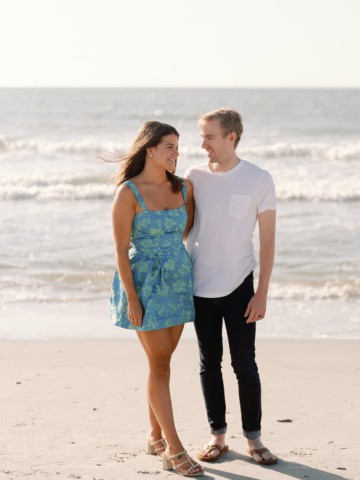 picture of a husband and wife on the beach