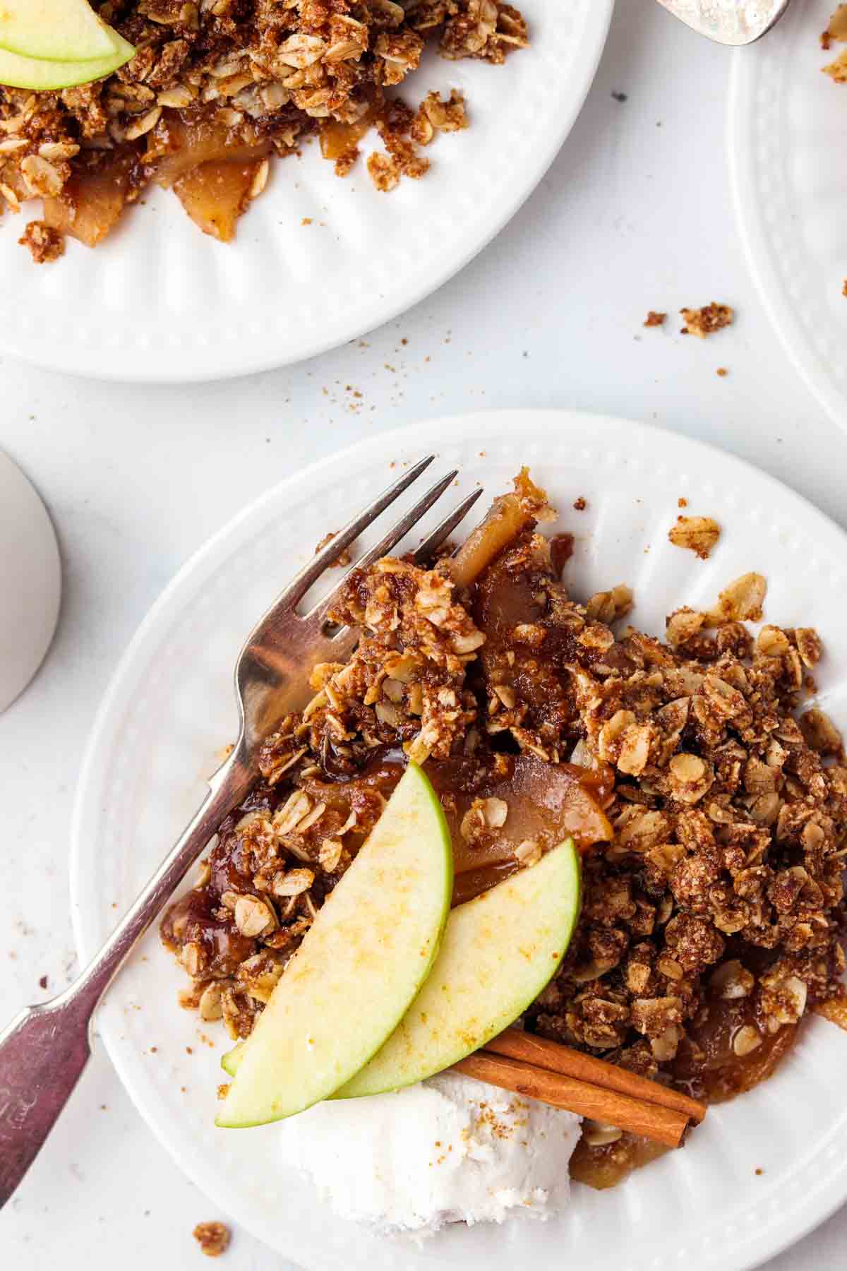 apple dessert on small plates