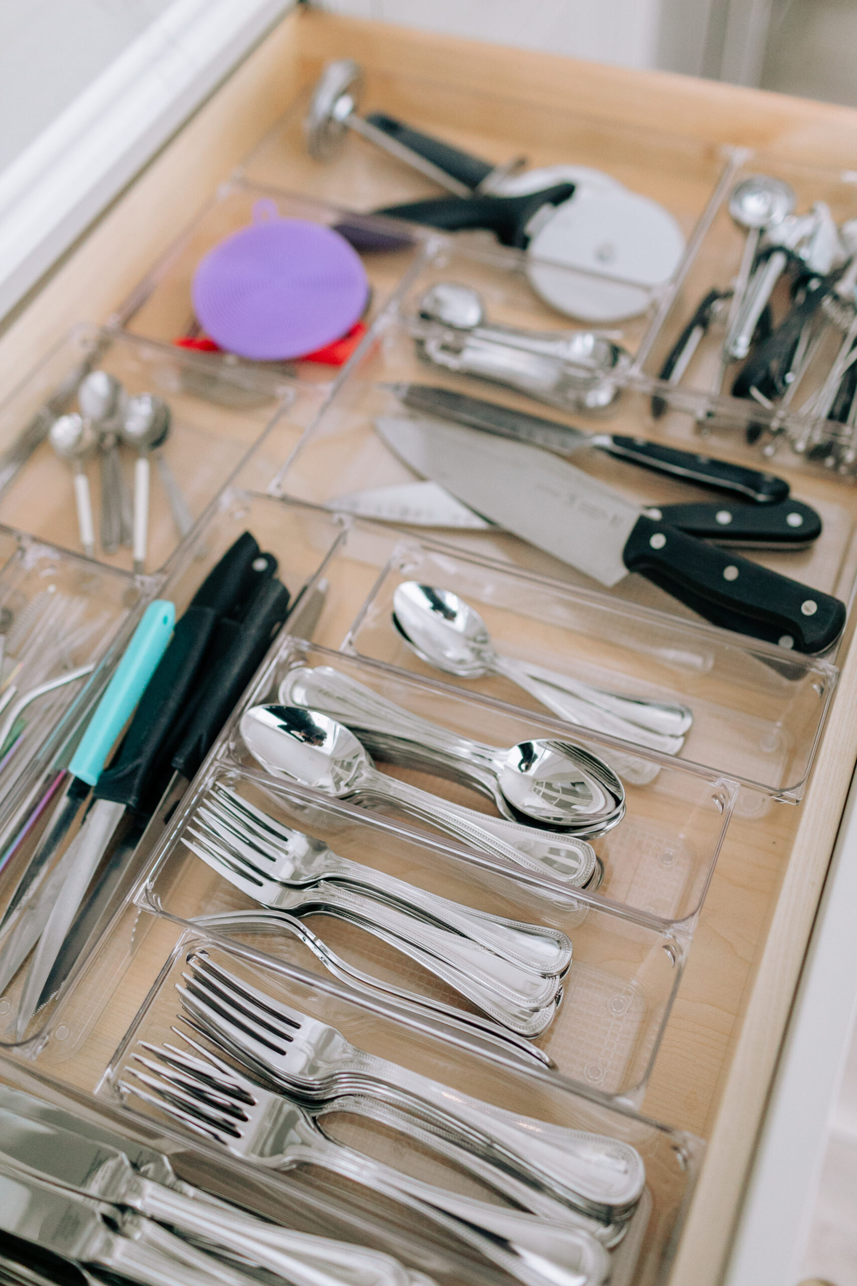 Clear drawer organization in a kitchen drawer